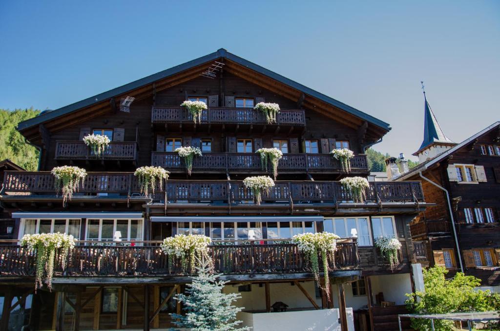 Hotel Le Grand Chalet Favre Saint-Luc Exterior photo
