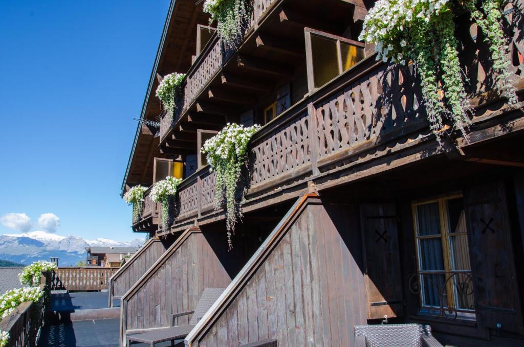 Hotel Le Grand Chalet Favre Saint-Luc Exterior photo